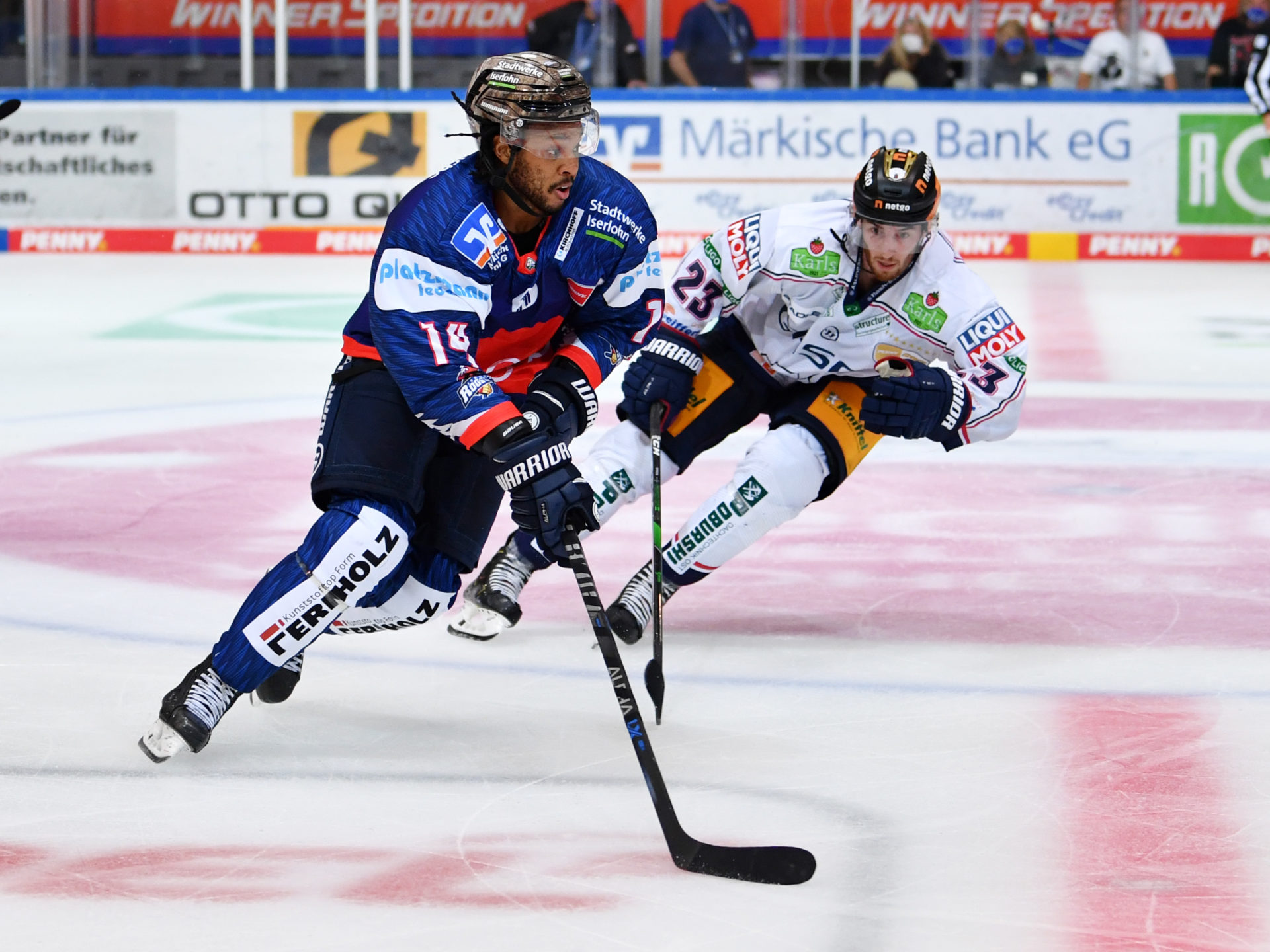 Roosters Unterstützen Charity-Aktion Der Eisbären Berlin | Iserlohn ...