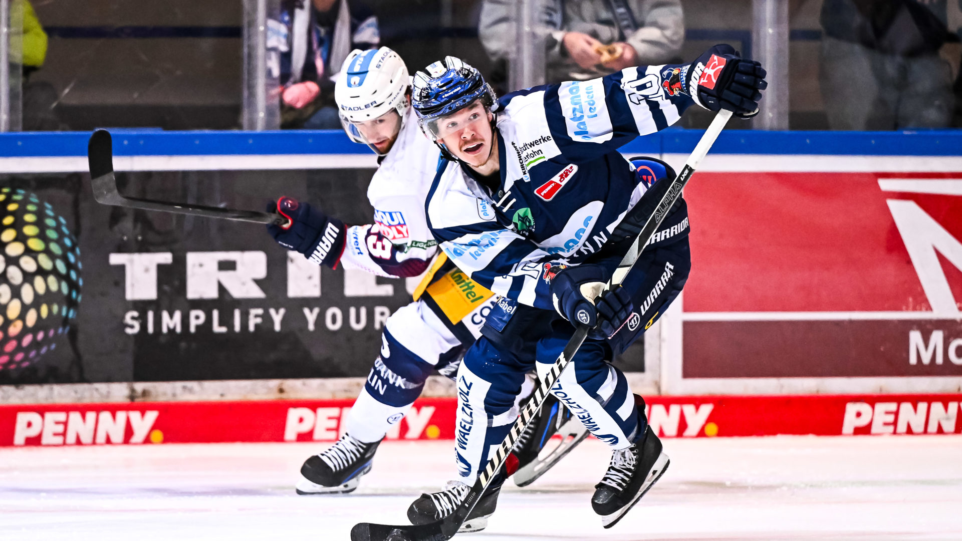 Iserlohn Roosters Aim to Maintain Winning Streak Against Eisbären Berlin